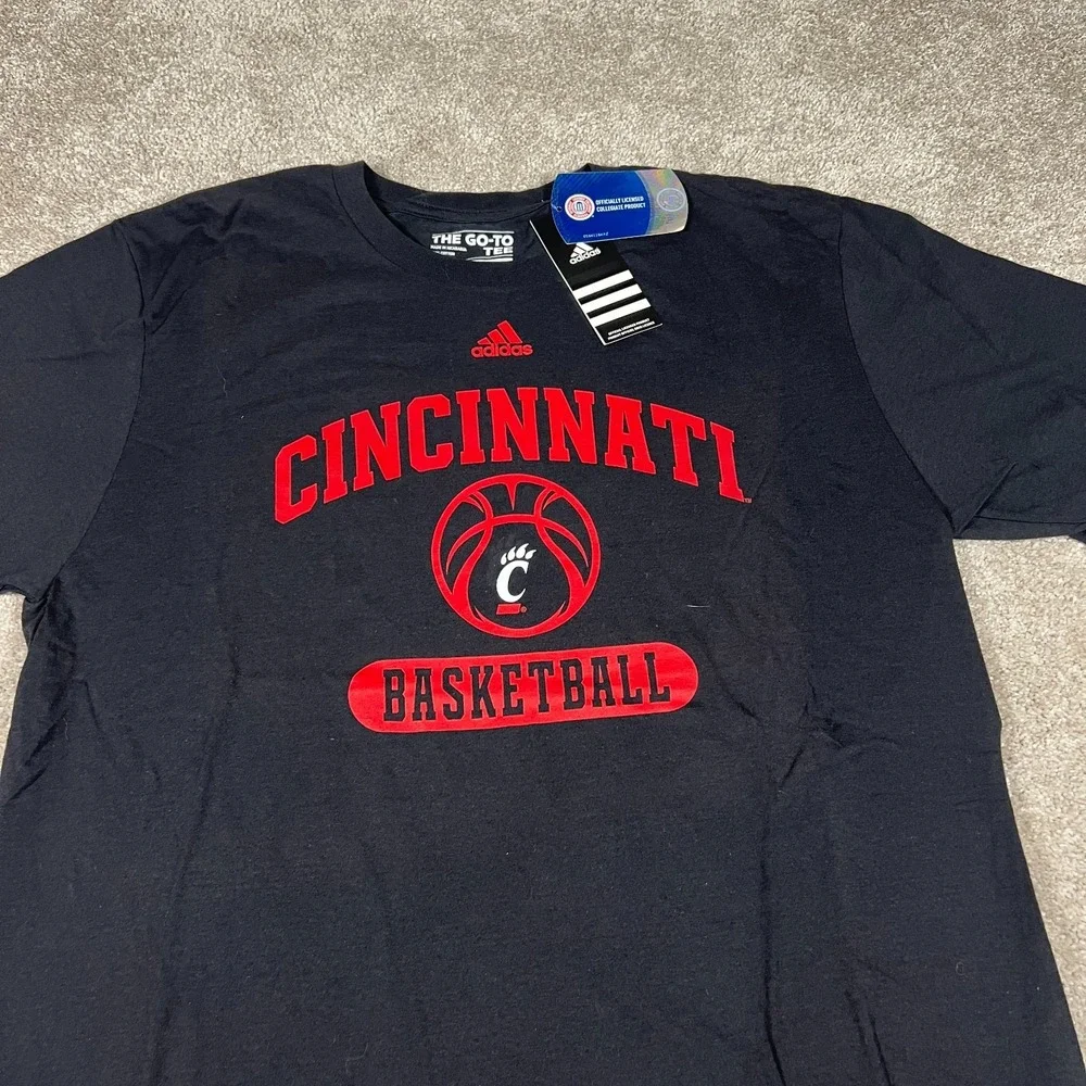 Adidas Mens Large Black Red Bearcats Nass Basketball Short Sleeve T-Shirt‎ NWT